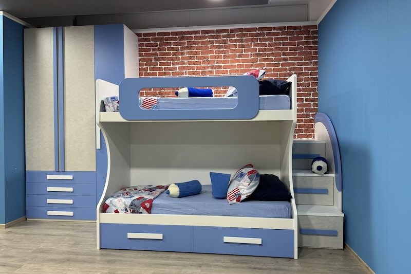 4.550,00€ €2.350,00 Cameretta Blu